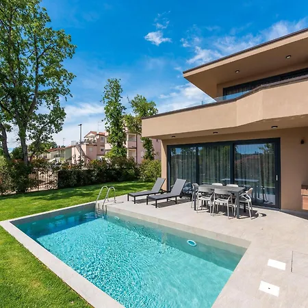Luxury With Terrace And Private Pool * Brtonigla