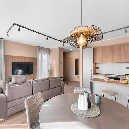 Luxury With Terrace And Private Pool Brtonigla