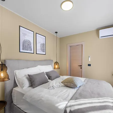 Luxury With Terrace And Private Pool * Brtonigla